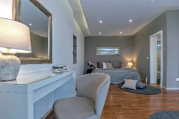 Seaside Retreat Villa with Pool, Selca