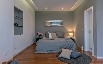 Seaside Retreat Villa with Pool, Selca