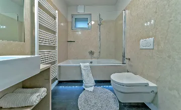 Seaside Retreat Villa with Pool, Selca