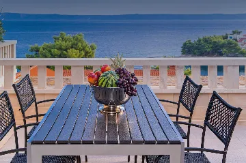 Seaside Retreat Villa with Pool, Selca