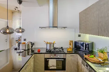 Seaside Retreat Villa with Pool, Selca