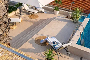 Seaside Retreat Villa with Pool, Selca