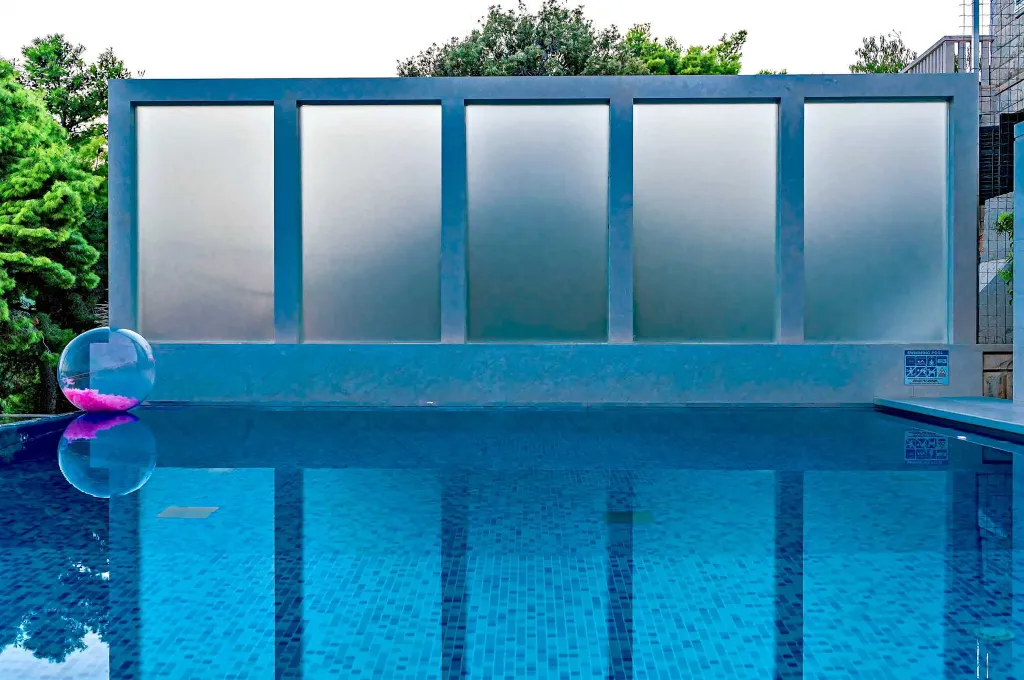 Seaside Retreat Villa with Pool, Selca