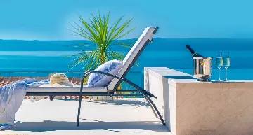 Seaside Retreat Villa with Pool, Selca