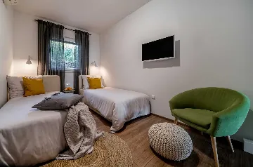 Seaside Retreat Villa with Pool, Selca