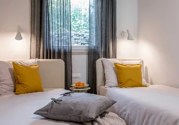 Seaside Retreat Villa with Pool, Selca