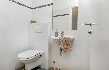 Seaside Retreat Villa with Pool, Selca