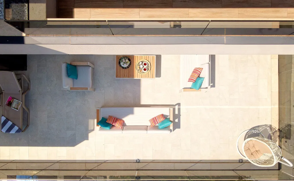Contemporary 4-Bedroom Villa with Pool in Marina