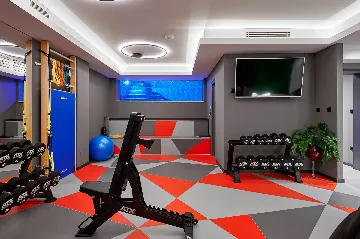 Contemporary 4-Bedroom Villa with Pool in Marina