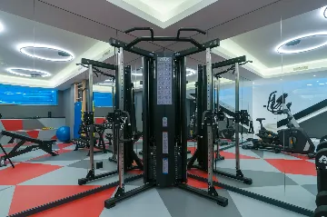 Contemporary 4-Bedroom Villa with Pool in Marina