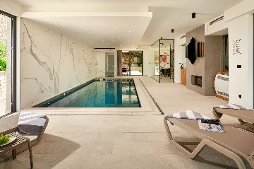 Contemporary 4-Bedroom Villa with Pool in Marina