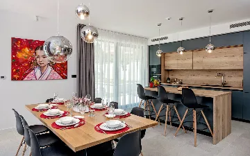 Contemporary 4-Bedroom Villa with Pool in Marina