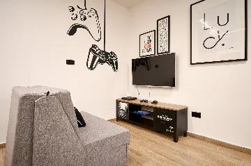 Contemporary 4-Bedroom Villa with Pool in Marina