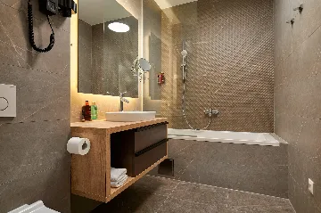 Contemporary 4-Bedroom Villa with Pool in Marina