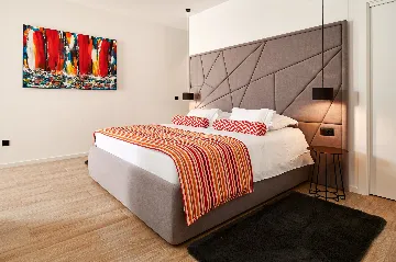 Contemporary 4-Bedroom Villa with Pool in Marina