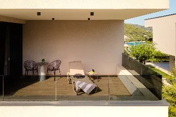 Contemporary 4-Bedroom Villa with Pool in Marina