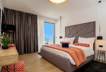 Contemporary 4-Bedroom Villa with Pool in Marina