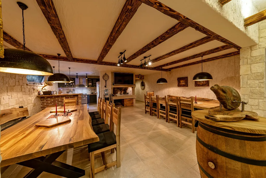 Contemporary 4-Bedroom Villa with Pool in Marina