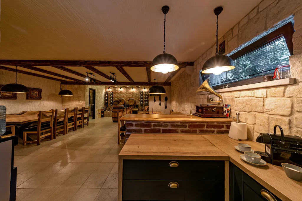 Contemporary 4-Bedroom Villa with Pool in Marina