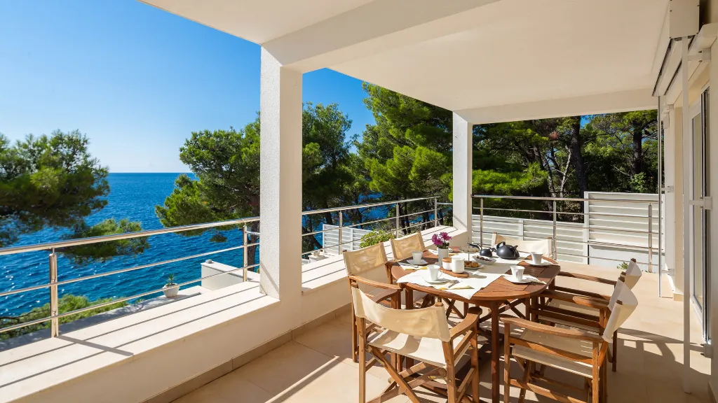 Seaside Villa with Pool in Primošten