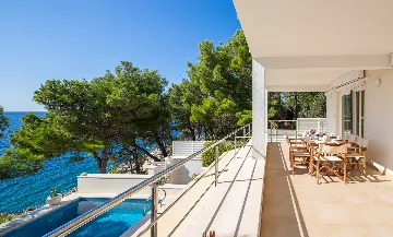 Seaside Villa with Pool in Primošten