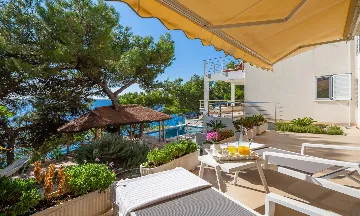 Seaside Villa with Pool in Primošten