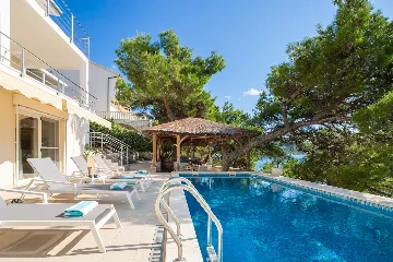 Seaside Villa with Pool in Primošten