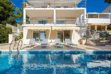 Seaside Villa with Pool in Primošten