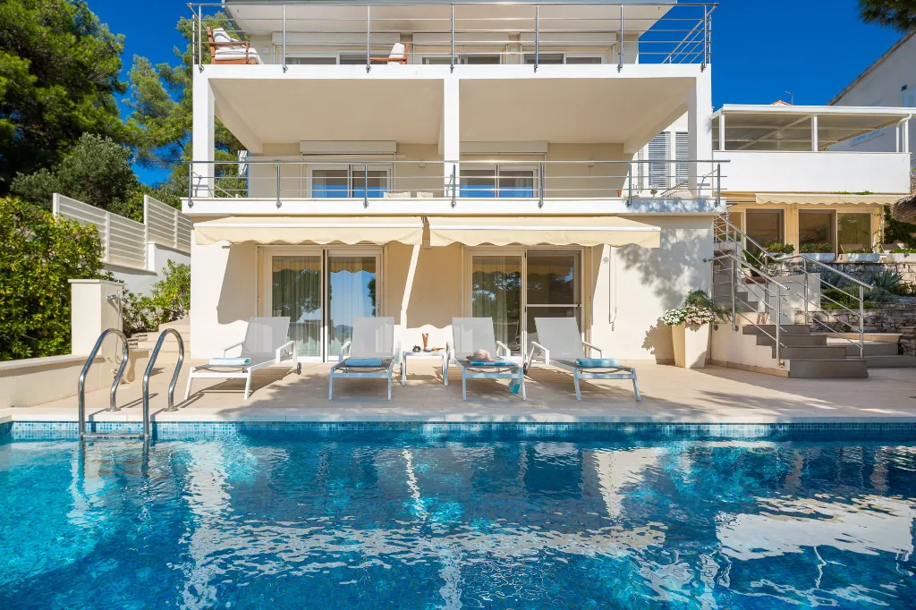 Seaside Villa with Pool in Primošten