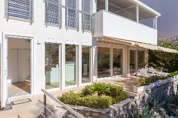 Seaside Villa with Pool in Primošten