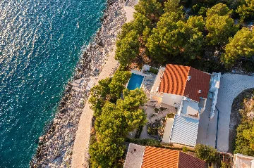 Seaside Villa with Pool in Primošten
