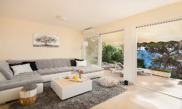 Seaside Villa with Pool in Primošten