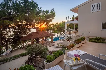 Seaside Villa with Pool in Primošten