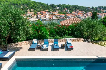 Seaside Family Villa with Pool on Prvić Luka Island