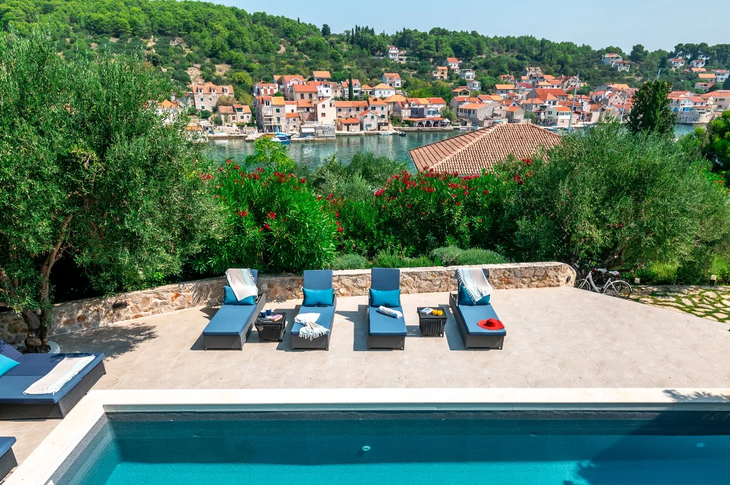 Seaside Family Villa with Pool on Prvić Luka Island