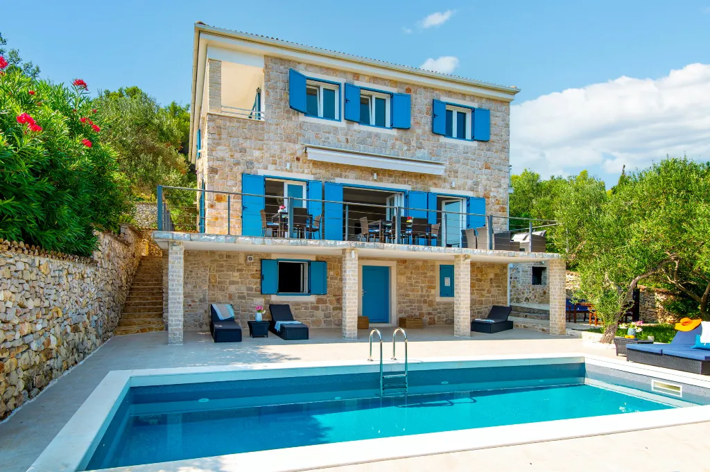 Seaside Family Villa with Pool on Prvić Luka Island