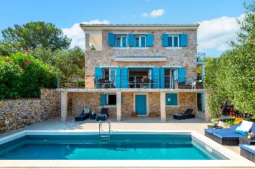 Seaside Family Villa with Pool on Prvić Luka Island