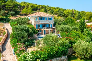 Seaside Family Villa with Pool on Prvić Luka Island