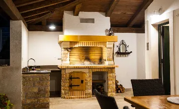 Seafront Villa Retreat with Pool, Milna