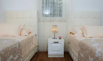 Seafront Villa Retreat with Pool, Milna