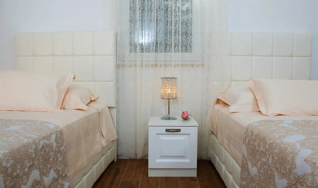Seafront Villa Retreat with Pool, Milna