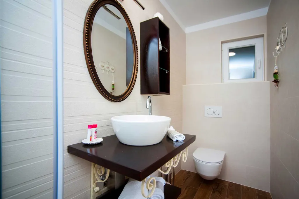 Seafront Villa Retreat with Pool, Milna