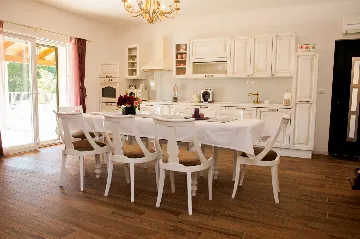 Seafront Villa Retreat with Pool, Milna