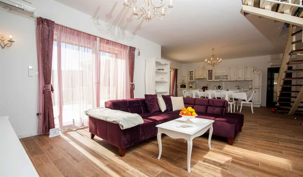 Seafront Villa Retreat with Pool, Milna