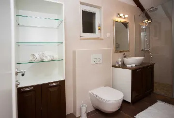 Seafront Villa Retreat with Pool, Milna