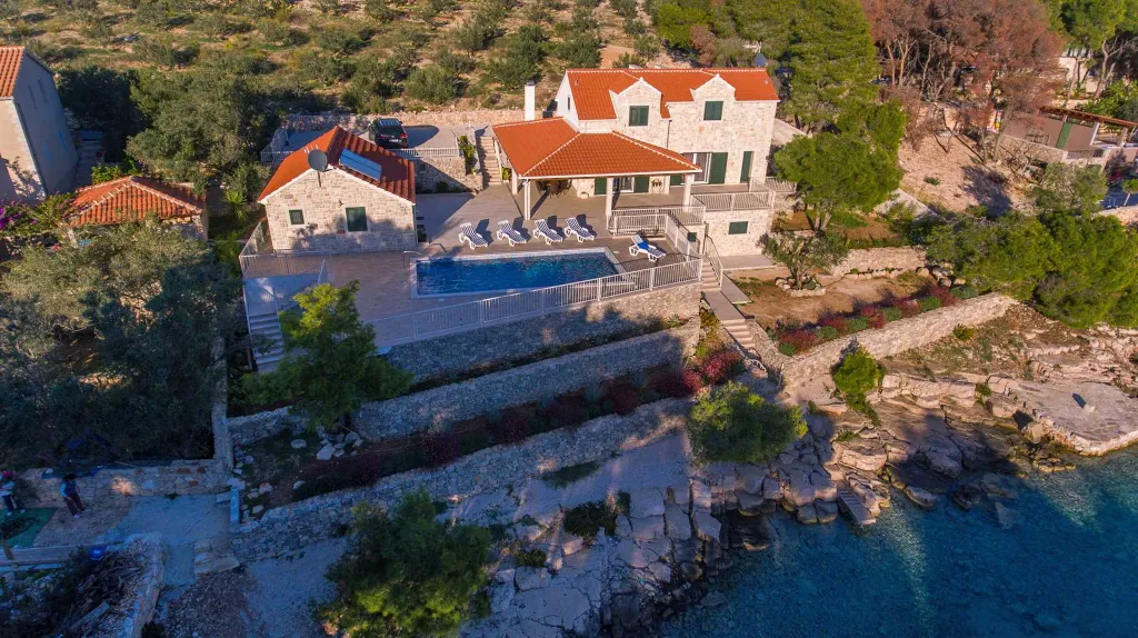 Seafront Villa Retreat with Pool, Milna