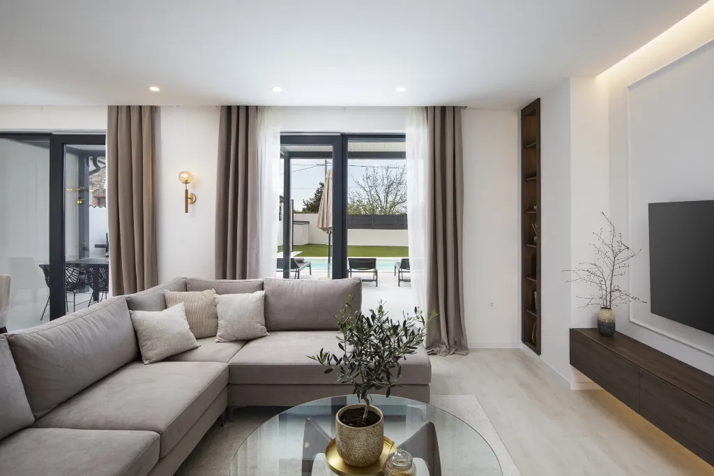 Modern Villa with Pool in Marčana