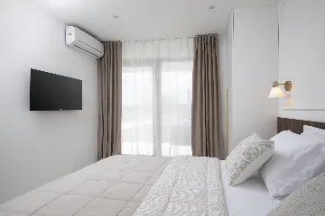 Modern Villa with Pool in Marčana