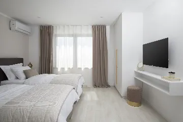 Modern Villa with Pool in Marčana