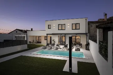 Modern Villa with Pool in Marčana